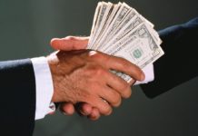 В Сарыагашском райсуде оглашен приговор взяткодателю