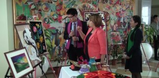 Ученики Назарбаев интеллектуальной школы провели благотворительную ярмарку Ученики Назарбаев интеллектуальной школы провели благотворительную ярмарку