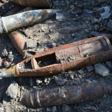 В Арыси найдено 25 ржавых снарядов В шымкентском пункте приема металлолома нашли два снаряда