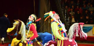 Звезды московского цирка с новыми рекордами на арене «Онтустик цирка» Грандиозную шоу-программу с участием дрессированных животных, клоунов, акробатов и рекордсменов книги рекордов Гинесса представили звезды московского цирка