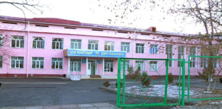 Уже месяц не могут найти и наказать виновных в избиении ученика в школе