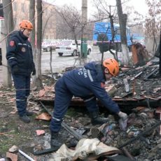 Власти Шымкента обещают помочь всем жильцам разрушенного взрывом дома В Шымкенте создана специальная комиссия по взрыву газа в жилом доме