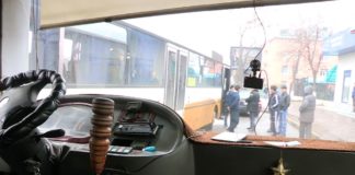 В сети появилось скандальное видео: В Шымкенте кондуктор избивает пассажира На пассажирских автобусах Шымкента устанавливают видеорегистраторы
