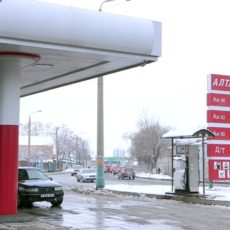 На заправках Шымкента подешевел бензин На заправках Шымкента подешевел бензин