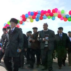 Подарки к Новому году получили жители Толебийского района Подарки к Новому году получили жители Толебийского района
