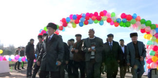 Подарки к Новому году получили жители Толебийского района Подарки к Новому году получили жители Толебийского района