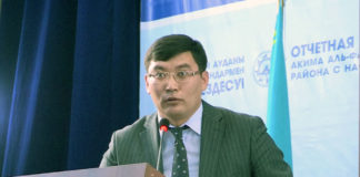 Аким Аль-Фарабийского района отчитался перед населением за 2014 год Аким Аль-Фарабийского района Бауыржан Калжанов