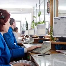 В День Победы звоним бесплатно Телефоны диспетчерской станции скорой медицинской помощи не умолкают ни на минуту