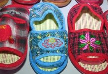 «Сделано в Казахстане»: цех по производству домашних тапочек работает в Шымкенте Пара шымкентских тапочек стоит всего 260 тенге