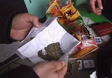 Полицейские Туркестанской области задержали подозреваемого в сбыте наркотиков Туркестанские полицейские задержали мужчину с килограммом марихуаны