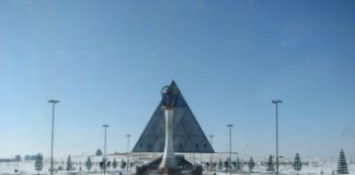 АНК выступила с инициативой о проведении досрочных выборов Президента РК Дворец мира и согласия в Астане