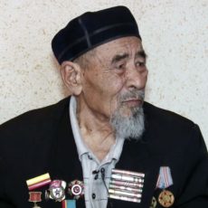 В окружении 60 внуков и 62 правнуков готовится отметить 90-летний юбилей ветеран из Туркестана Вскоре 90-летний юбилей отметит ветеран войны Нышан Нысыров
