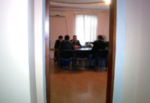 За зарплатой придется идти в суд Вместо денег за работу люди получили угрозы