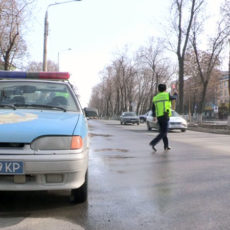 Что делать, если вас остановил инспектор полиции: пять советов, которые облегчат жизнь казахстанским водителям Специалисты управления исполнения судебных актов и прокуратуры Енбекшинского района совместно с сотрудниками дорожно-патрульной полиции провели рейд на городских дорогах по неплательщикам штрафов