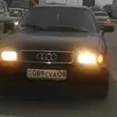 Понаставили заборов на двойной сплошной, развернуться негде!