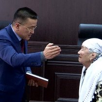 Председатель областного суда выслушал жителей ЮКО