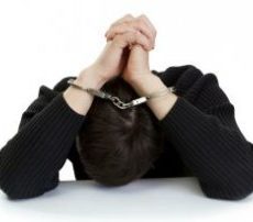 Двадцатилетний парень задушил маленького брата