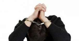 Двадцатилетний парень задушил маленького брата