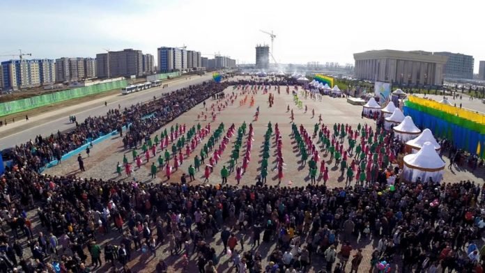 Шымкент празднует Наурыз в новом административном центре