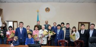 В Шымкенте погорельцам вручили ключи от квартир В Шымкенте погорельцам вручили ключи от квартир