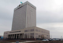 С проспекта Тауке хана — на «Нурсат», или Как обживается новый административно-деловой центр