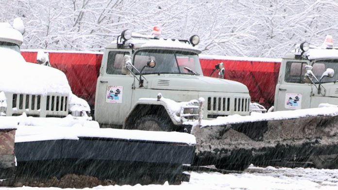 Выпавший снег стал неожиданностью для коммунальных служб Шымкента