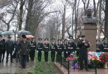 В Шымкенте отметили 100-летие Жумабека Ташенева В Шымкенте отметили 100-летие Жумабека Ташенева