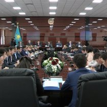Проверки школ взяты на особый контроль В областном акимате прошёл расширенный семинар-совещание, на котором присутствовали руководители области, представители правоохранительных органов, депутаты и педагоги шымкентских школ.