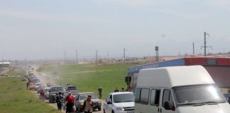 В Шымкенте водители автобусов зарабатывают на христианской традиции Родительский день 2016 год