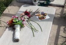 Шымкентцы отметили Радоницу пикниками на кладбище