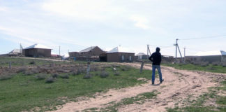 После присоединения к городу акжаровцев ограничили в земельных сотках После присоединения к городу акжаровцев ограничили в земельных сотках