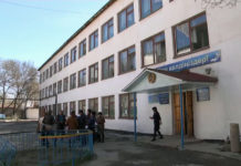 Директор школы № 12 обокрала государство на миллион тенге Учителя школы № 12 Шымкента устали от поборов