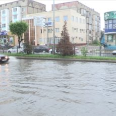 Ливневый дождь в Шымкенте затопил полгорода Ливневый дождь в Шымкенте затопил полгорода