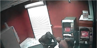 В Шымкенте банда из трех человек грабила магазины и банковские терминалы В Шымкенте банда из трех человек грабила магазины и банковские терминалы