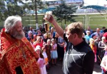 Сегодня в Шымкент был доставлен Благодатный огонь из Иерусалима