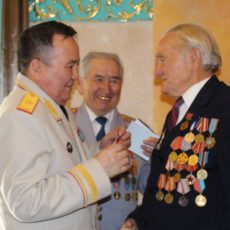 Полицейские ЮКО чествовали ветеранов войны и тыла Полицейские ЮКО чевствовали ветеранов войны и тыла