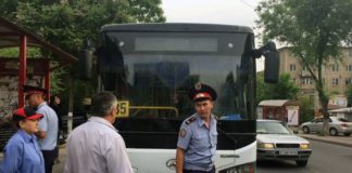 В Шымкенте идут «яичные» баталии за 35-й автобусный маршрут В Шымкенте идут "яичные" баталии за 35-й маршрут