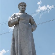 В Старом Икане восстановили памятник Сталину