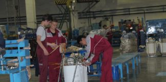 Под шефство бизнесу