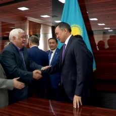 Главой ЮКО вновь избран Аскар Мырзахметов Главой ЮКО вновь избран Аскар Мырзахметов