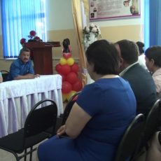 Ученицы школы № 53 пожаловались на домогательства со стороны учителя