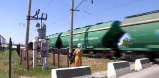 Восьмая жертва на железной дороге в Шымкенте с начала года Переходить железнодорожные пути опасно для жизни