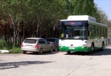 В Шымкенте жители двух микрорайонов остались без транспорта /видео/ Такого количества автобусов на одном маршруте шымкентцы еще не видели