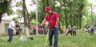 В Шымкенте в минувшие выходные прошел общегородской субботник В Шымкенте в минувшие выходные прошел общегородской субботник