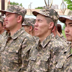 50 новобранцев из ЮКО пополнили ряды аэромобильных войск РК