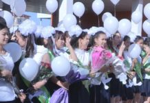 В школах Шымкента прозвенел последний звонок Первые выпускники "Назарбаев Интеллектуальной школы"