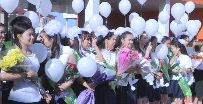 Первые выпускники "Назарбаев Интеллектуальной школы"
