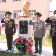 В Толебийском районе установили памятник ветерану ВОВ Саипу Сыдыкову В Толебийском районе установили памятник ветерану ВОВ Саипу Сыдыкову