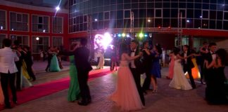 В Шымкенте первые выпускники НИШ получили аттестат зрелости Первый выпускной бал в НИШ