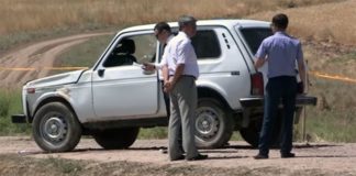 7 человек утонули в магистральном канале в ЮКО Автомашина "Нива" в которой находилось 10 человек переезжая канал в запрещённом месте упала в воду